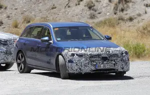 Mercedes Classe C station wagon 2026 - Foto spia 23-07-2025