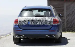 Mercedes Classe C station wagon 2026 - Foto spia 23-07-2025 - 11