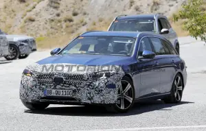 Mercedes Classe C station wagon 2026 - Foto spia 23-07-2025 - 3