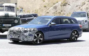 Mercedes Classe C station wagon 2026 - Foto spia 23-07-2025 - 2