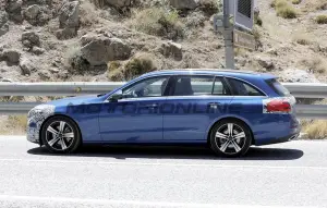 Mercedes Classe C station wagon 2026 - Foto spia 23-07-2025 - 8