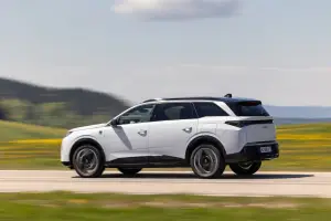 Peugeot E-5008 Dual Motor