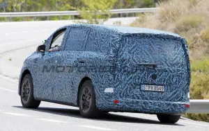 Mercedes VLE - Foto spia 25-07-2025 - 9