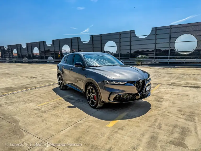 Alfa Romeo Tonale Veloce PHEV - Come E e Come Va - 8