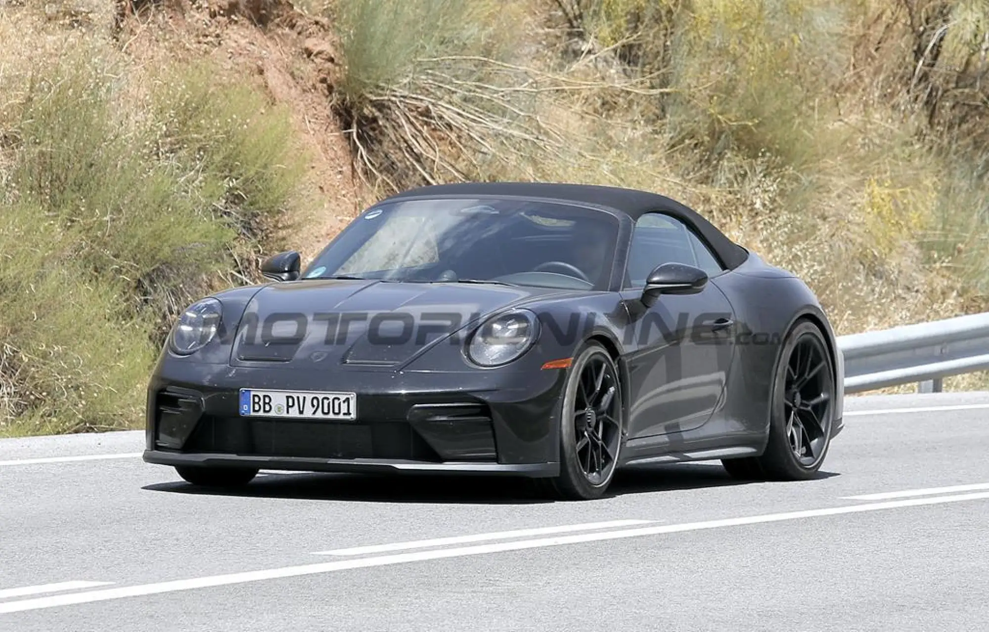 Porsche 911 Speedster 2028 - Foto spia 28-07-2025 - 6