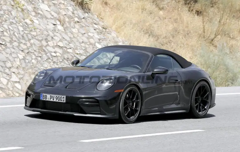 Porsche 911 Speedster 2028 - Foto spia 28-07-2025 - 2