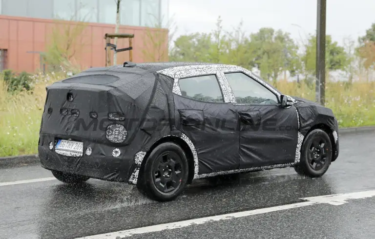 Hyundai Ioniq 2 - Foto spia 30-07-2025 - 16