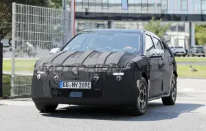 Hyundai Ioniq 2 - Foto spia 30-07-2025