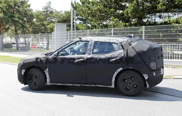 Hyundai Ioniq 2 - Foto spia 30-07-2025 - 6