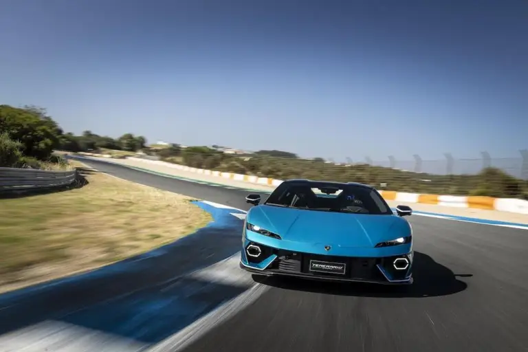 Lamborghini Temerario - Debutto dinamico - 10
