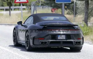 Porsche 911 Turbo Cabrio 2026 - Foto spia 04-08-2025
