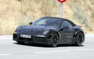 Porsche 911 Turbo Cabrio 2026 - Foto spia 04-08-2025