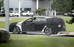 Hyundai i30 Wagon 2026 - Foto spia 05-08-2025