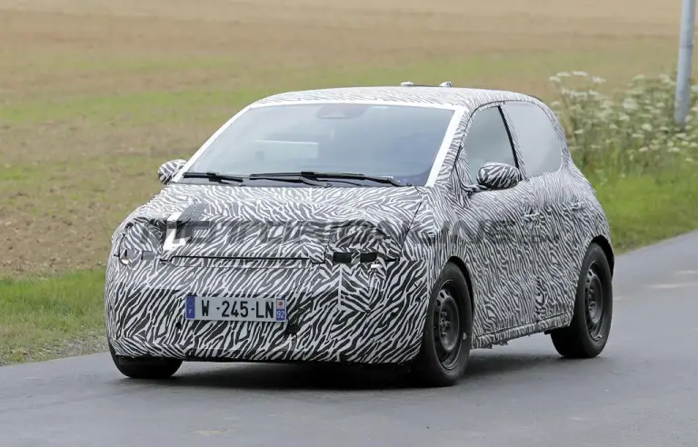 Renault Twingo 2026 - Foto spia 05-08-2025 - 2