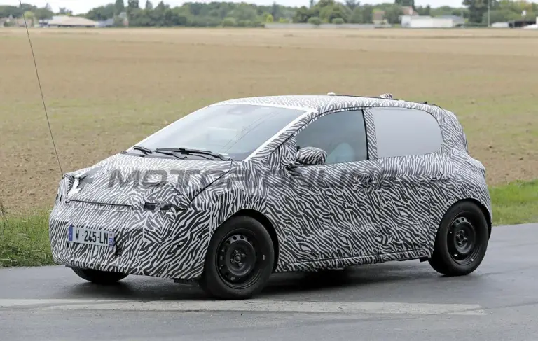 Renault Twingo 2026 - Foto spia 05-08-2025 - 9