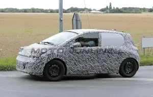 Renault Twingo 2026 - Foto spia 05-08-2025