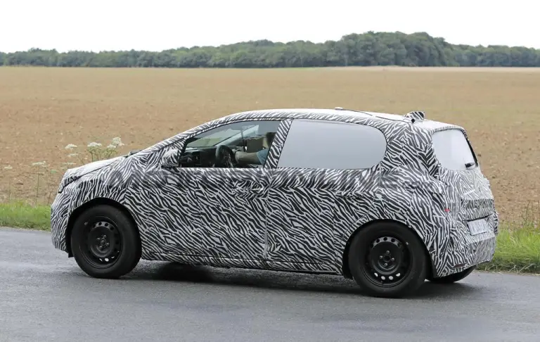 Renault Twingo 2026 - Foto spia 05-08-2025 - 5