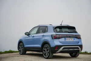 Volkswagen T-Cross 2025: prezzo, foto, dimensioni, allestimenti