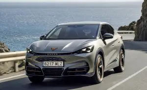 Cupra Tavascan 2025: prezzo, foto, dimensioni, allestimenti