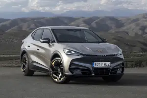 Cupra Tavascan 2025: prezzo, foto, dimensioni, allestimenti