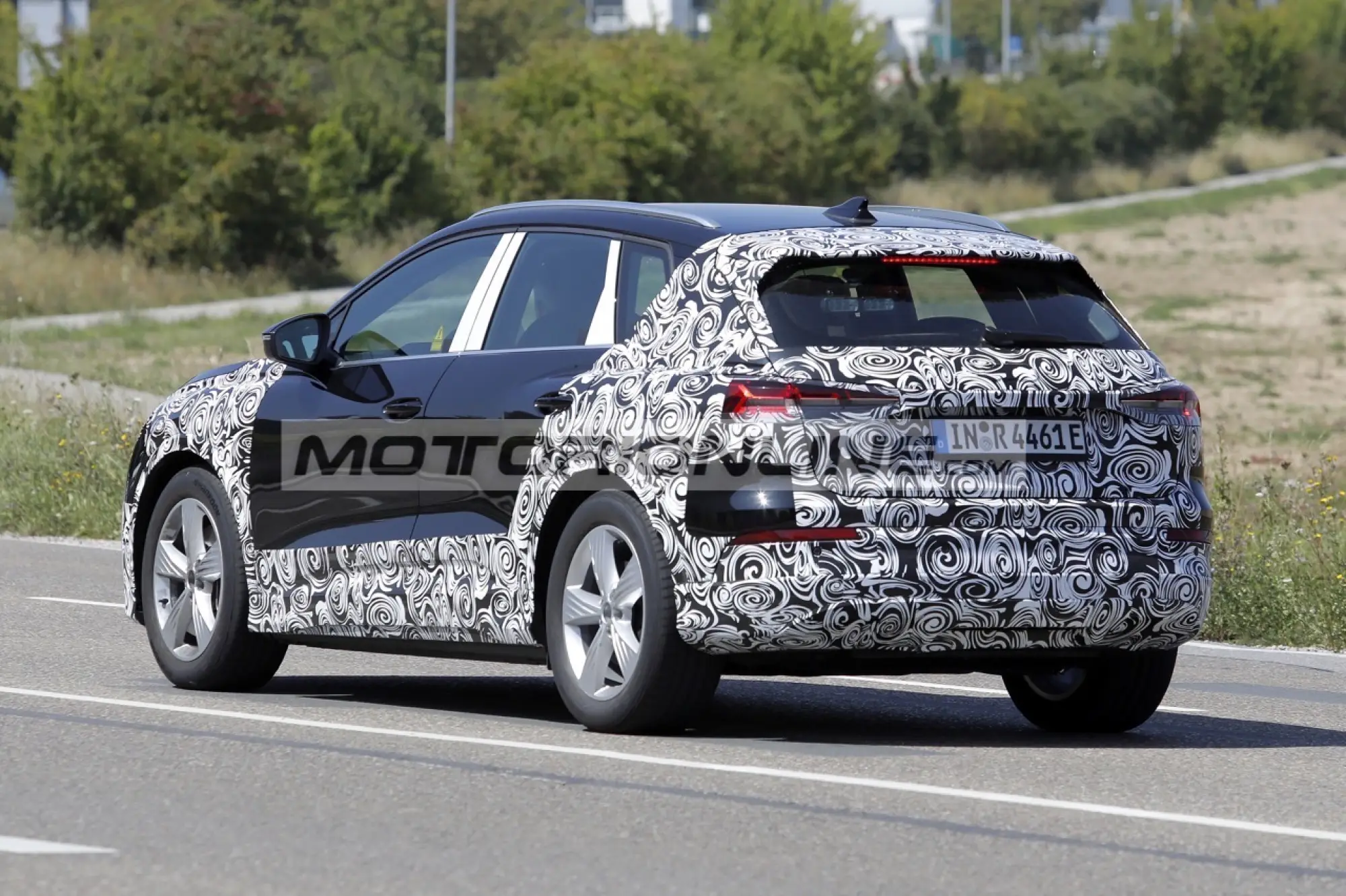 Audi Q4 2026 - Foto spia 19-8-2025 - 8