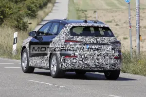 Audi Q4 2026 - Foto spia 19-8-2025 - 10