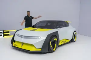 Opel Corsa GSE Vision Gran Turismo - Foto dal vivo e in studio