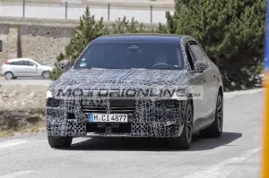 BMW Serie 7 - Foto spia 20-8-2025