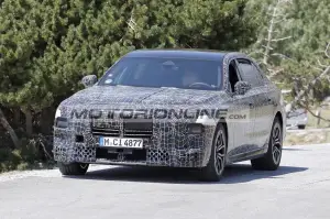 BMW Serie 7 - Foto spia 20-8-2025 - 6