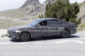 BMW Serie 7 - Foto spia 20-8-2025 - 5