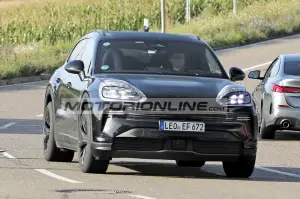 Porsche Cayenne EV - Foto spia 21-8-2025
