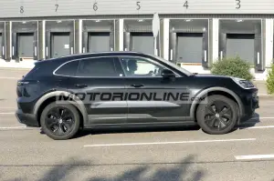 Porsche Cayenne EV - Foto spia 21-8-2025