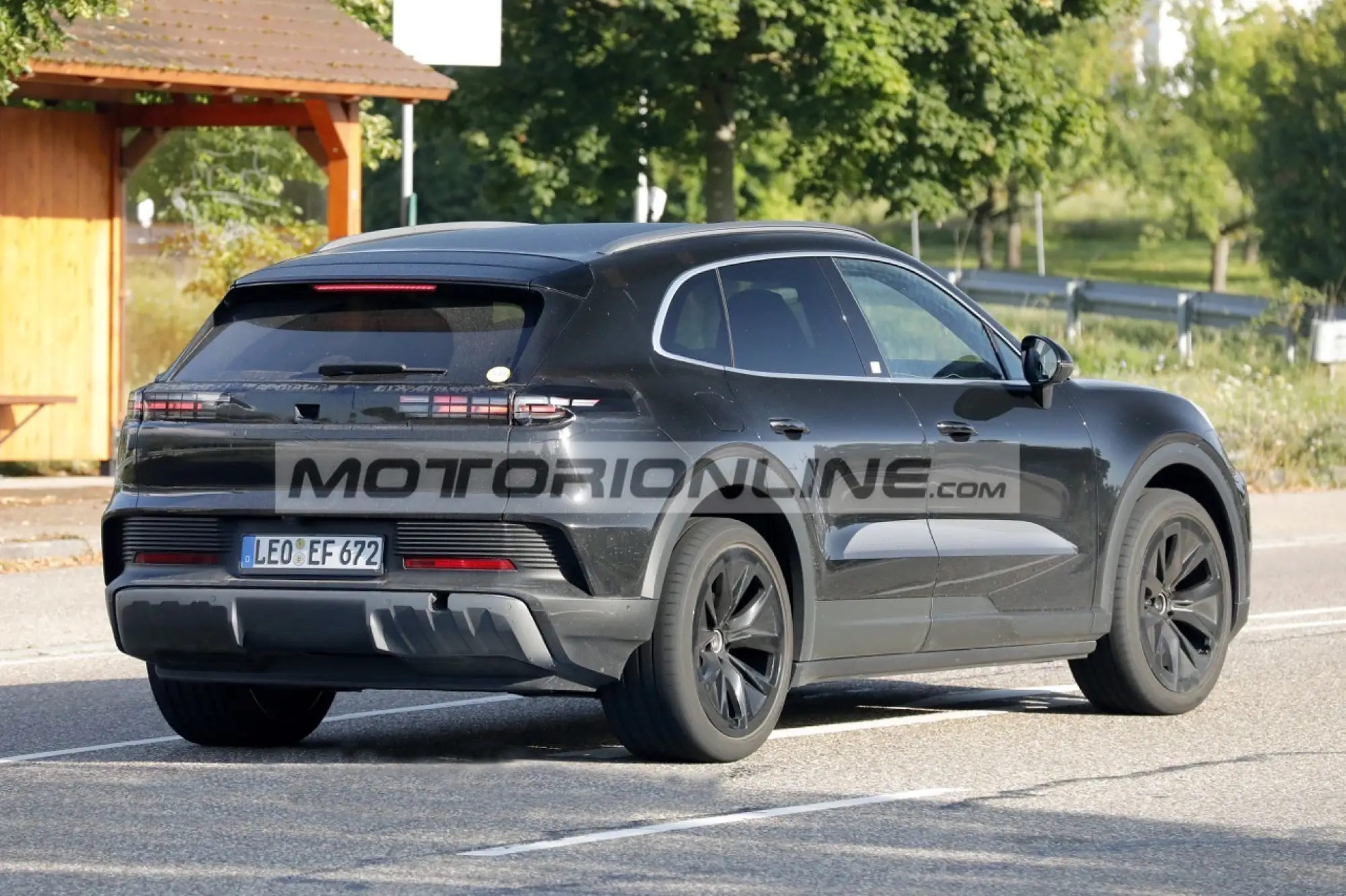 Porsche Cayenne EV - Foto spia 21-8-2025 - 8