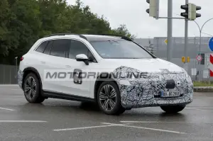 Mercedes EQS SUV - Foto spia 21-8-2025