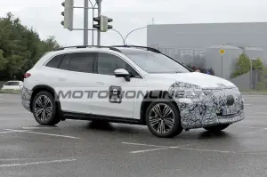 Mercedes EQS SUV - Foto spia 21-8-2025