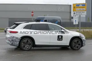 Mercedes EQS SUV - Foto spia 21-8-2025