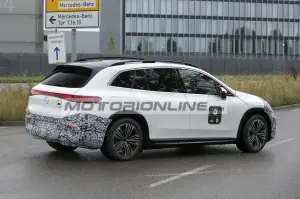 Mercedes EQS SUV - Foto spia 21-8-2025