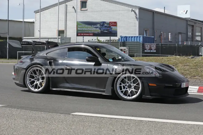 Porsche 911 GT3 RS - Foto spia 22-8-2025 - 5