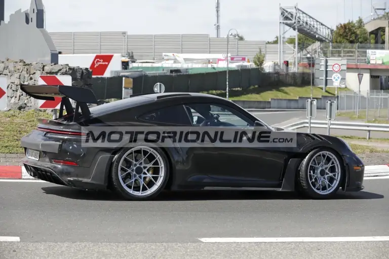 Porsche 911 GT3 RS - Foto spia 22-8-2025 - 6