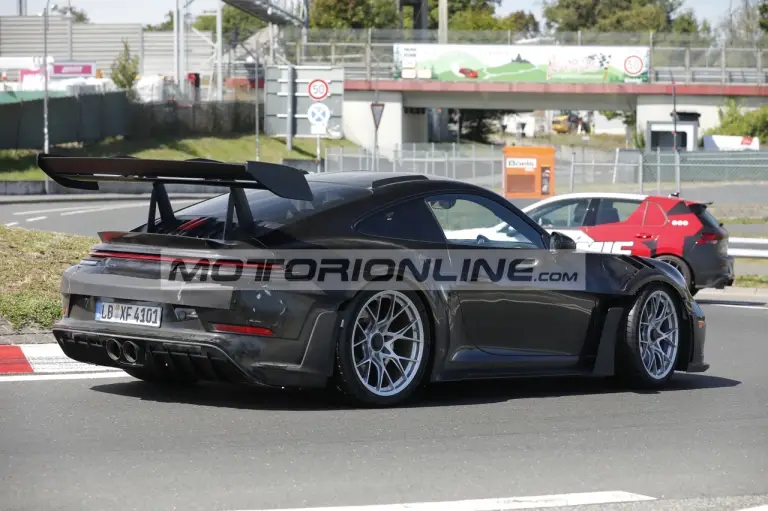 Porsche 911 GT3 RS - Foto spia 22-8-2025 - 10