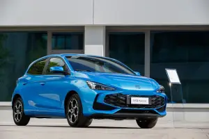MG 3 Hybrid 2025: prezzo, foto, dimensioni, allestimenti