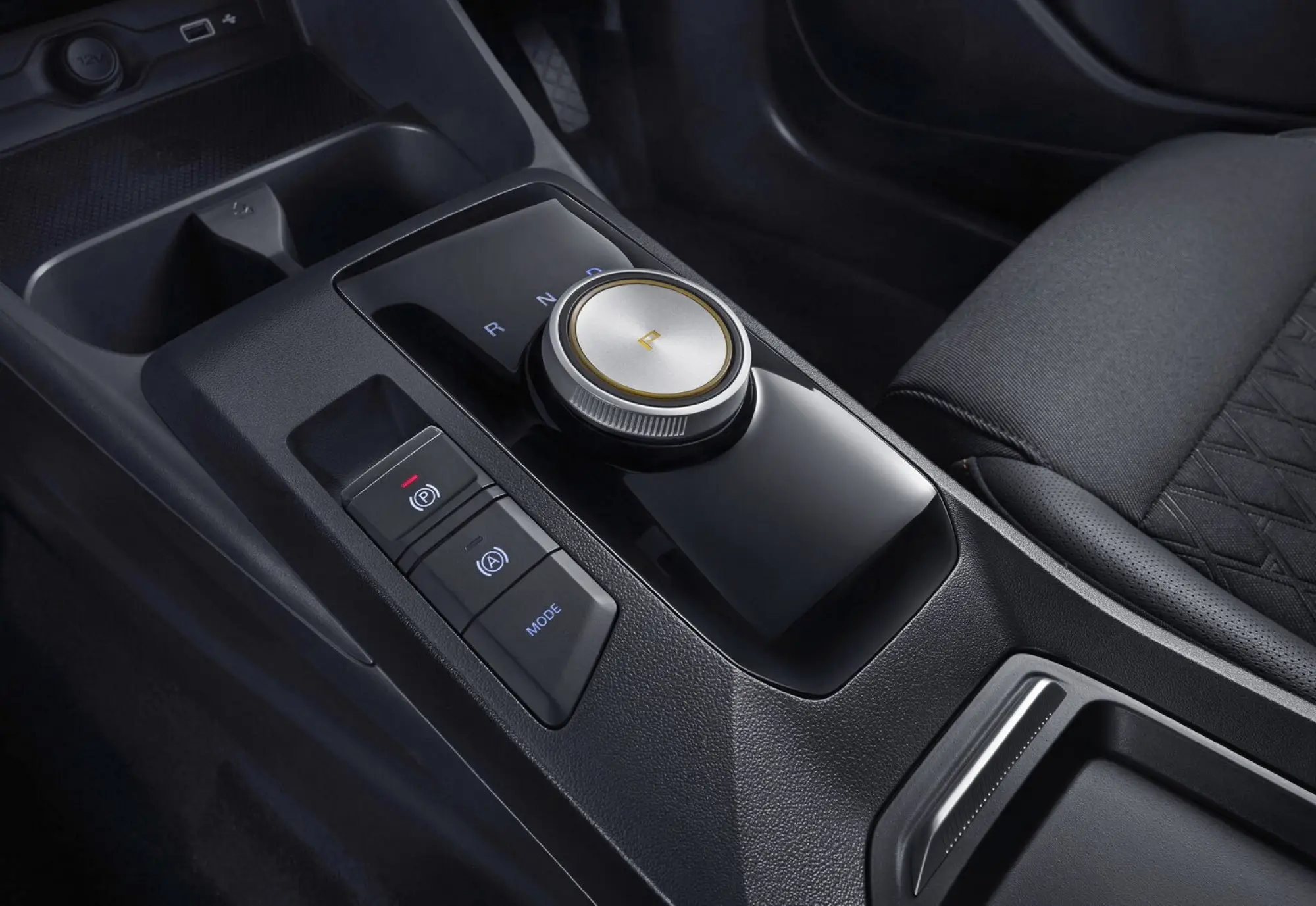MG 3 Hybrid 2025: prezzo, foto, dimensioni, allestimenti - 10