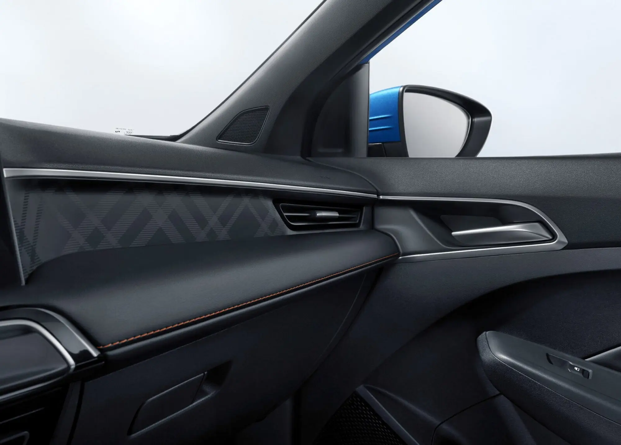 MG 3 Hybrid 2025: prezzo, foto, dimensioni, allestimenti - 11