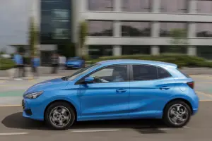 MG 3 Hybrid 2025: prezzo, foto, dimensioni, allestimenti