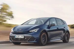 Cupra Born 2025: prezzo, foto, dimensioni, allestimenti