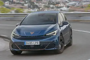 Cupra Born 2025: prezzo, foto, dimensioni, allestimenti