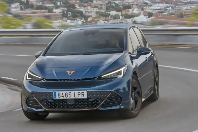 Cupra Born 2025: prezzo, foto, dimensioni, allestimenti - 6