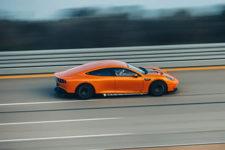 Mercedes-AMG GT XX - nuovo record di distanza - 3