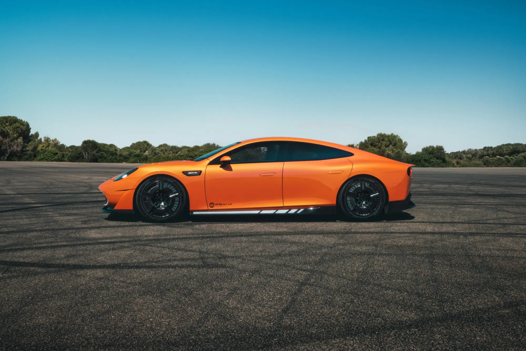 Mercedes-AMG GT XX - nuovo record di distanza - 1
