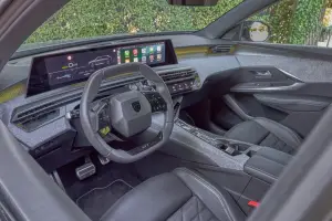 Peugeot E-5008 - Corso del fiume Rodano